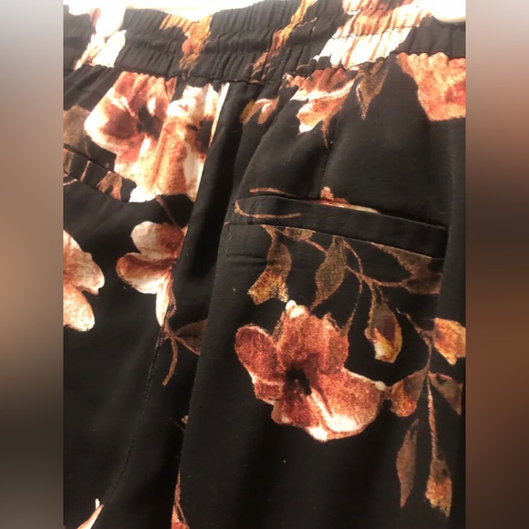 DYNAMITE Sacha floral pants - Picture 4 of 6